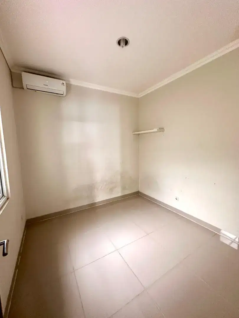 Murah. Rumah Bagus harga menarik Alegria Park, BSD