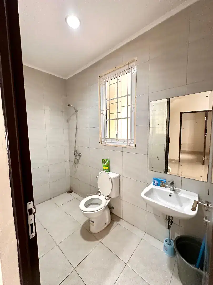 Murah. Rumah Bagus harga menarik Alegria Park, BSD