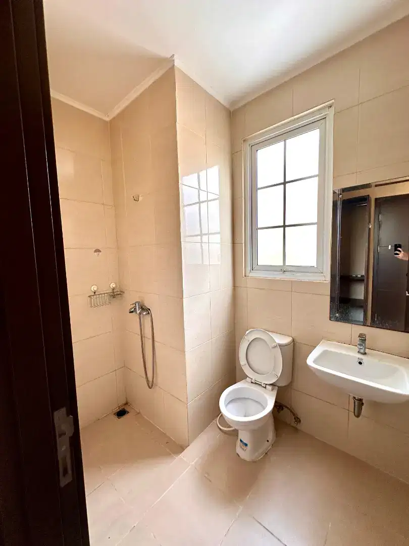 Murah. Rumah Bagus harga menarik Alegria Park, BSD