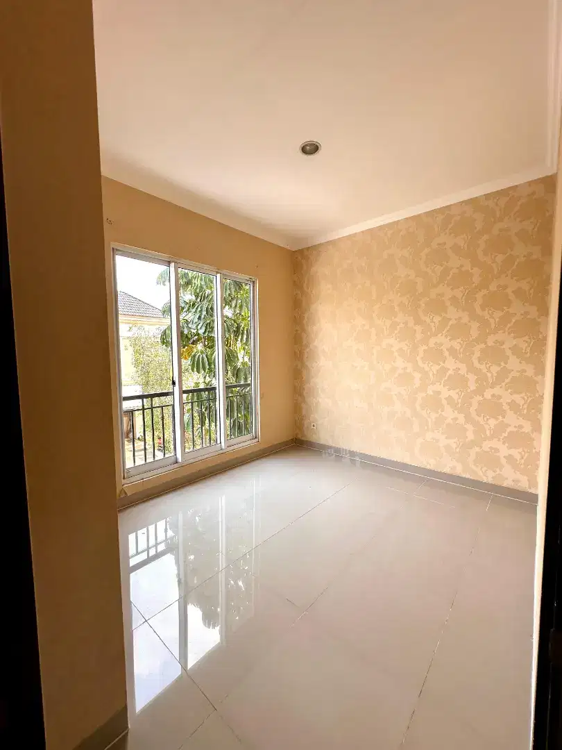 Murah. Rumah Bagus harga menarik Alegria Park, BSD