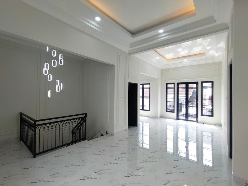 Rumah baru di Kencana Loka, dekat ke pintu tol dan Stasiun Rawabuntu