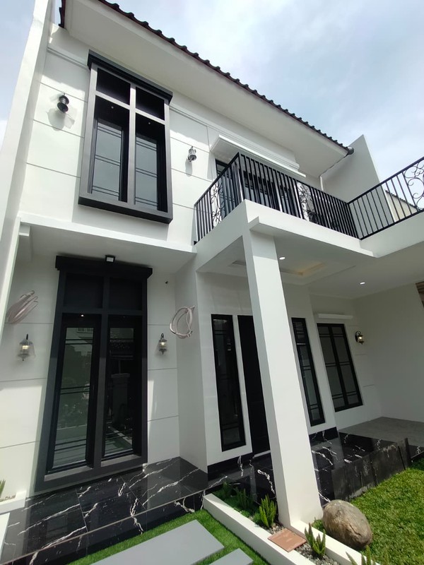 Rumah baru di Kencana Loka, dekat ke pintu tol dan Stasiun Rawabuntu