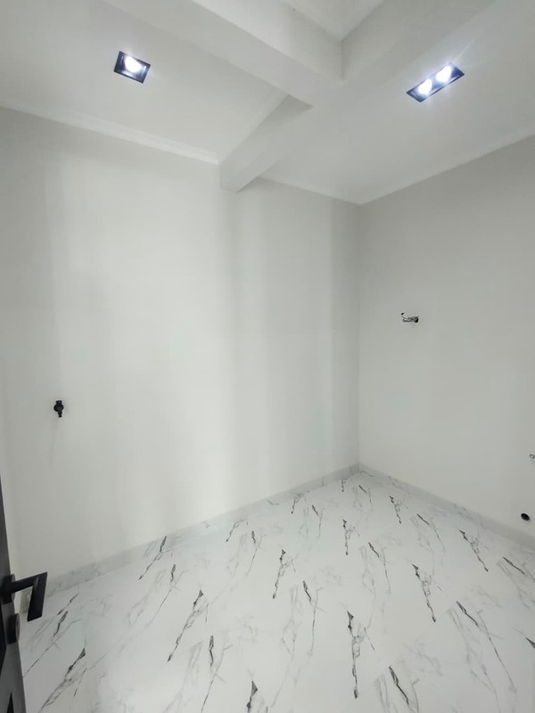 Rumah baru di Kencana Loka, dekat ke pintu tol dan Stasiun Rawabuntu