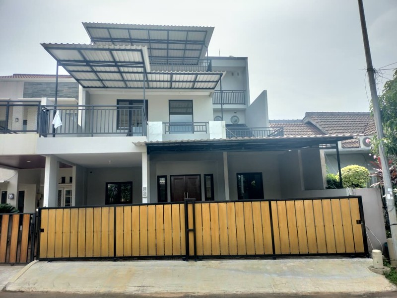 FOR SALE Rumah baru selesai renovasi di TAMAN CHRYSANT - BSD CITY