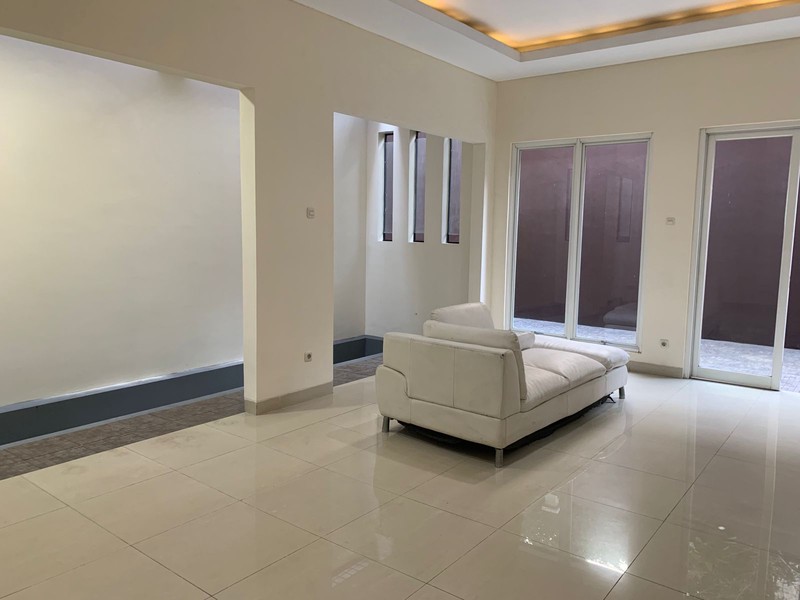 Rumah Bagus Siap Huni dan Asri di Kebayoran Height, Bintaro Jaya, Sektor 7