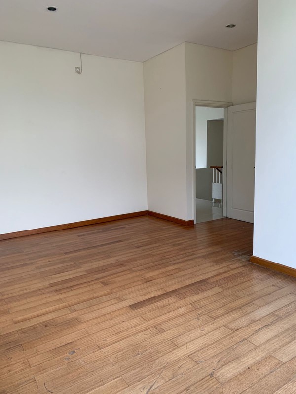 Rumah baru di bintaro jaya sektor 9