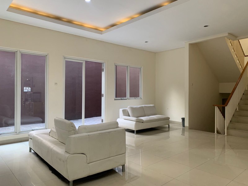 Rumah baru di bintaro jaya sektor 9