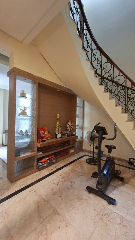 Rumah Bagus Siap Huni Furnished dan Asri di Kartika Alam, Pondok Indah, Jakarta Selatan
