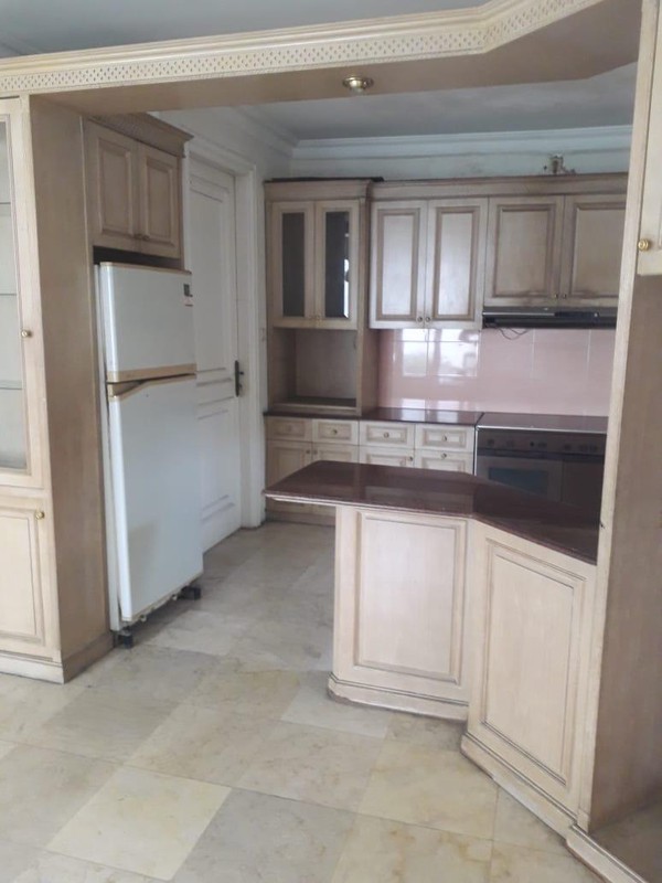 Rumah Mewah Strategis di Adyaksa, Lebak Bulus, Jakarta Selatan - Kolam Renang, Akses Tol & MRT!