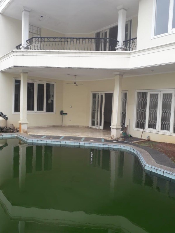 Rumah Mewah Strategis di Adyaksa, Lebak Bulus, Jakarta Selatan - Kolam Renang, Akses Tol & MRT!