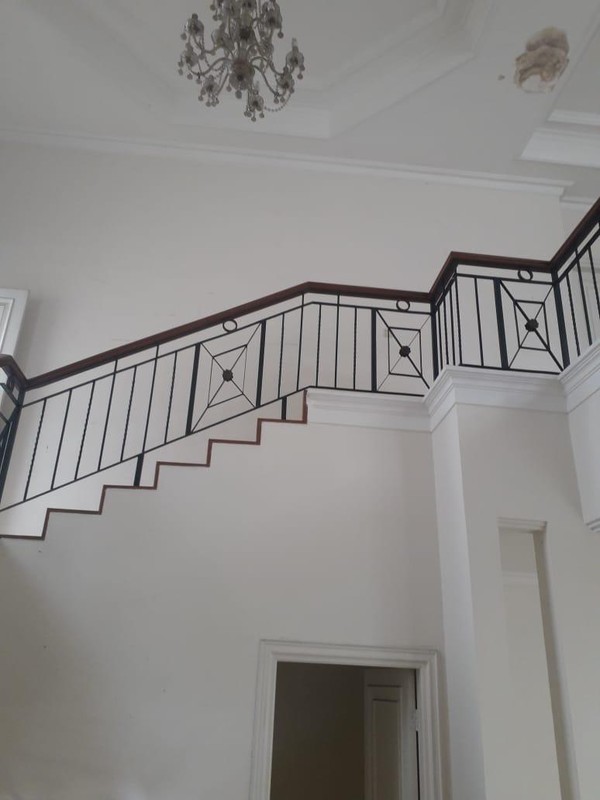 Rumah Mewah Strategis di Adyaksa, Lebak Bulus, Jakarta Selatan - Kolam Renang, Akses Tol & MRT!