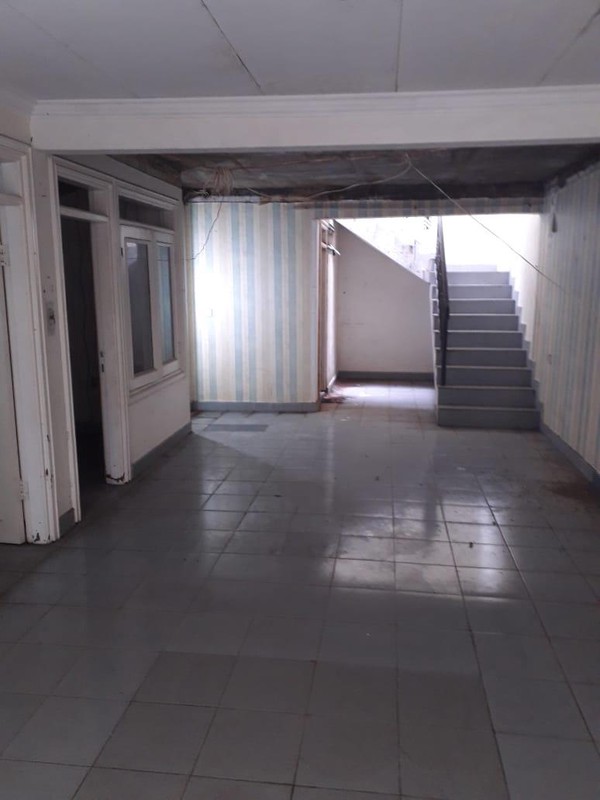 Rumah Mewah Strategis di Adyaksa, Lebak Bulus, Jakarta Selatan - Kolam Renang, Akses Tol & MRT!