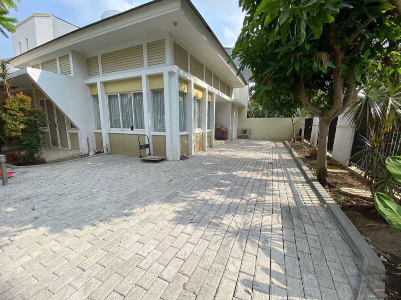 Dijual Rumah Alam Galaxy - Hook - Carport Masuk 4 Mobil Luas - Lokasi dekat Gwalk Citraland, Graha Natura,  Pakuwon Indah, Pakuwon Mall, PTC