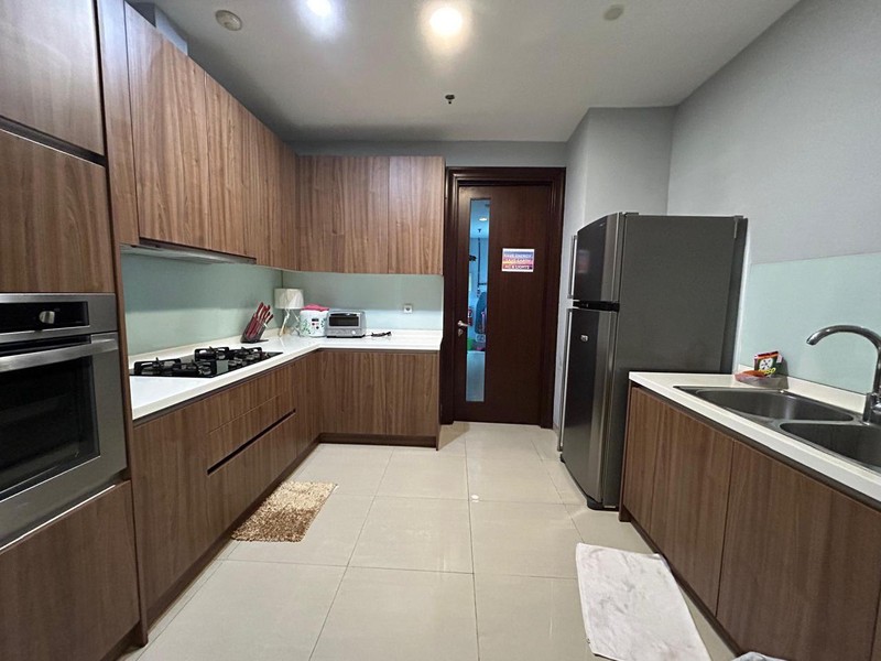 DISEWAKAN APARTEMEN DI PAKUBUWONO VIEW Redwood Tower LT.19