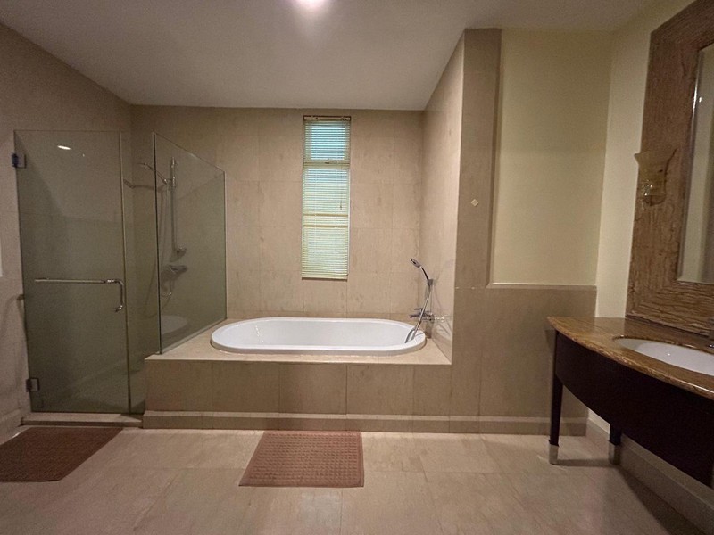 DISEWAKAN APARTEMEN DI PAKUBUWONO VIEW Redwood Tower LT.19