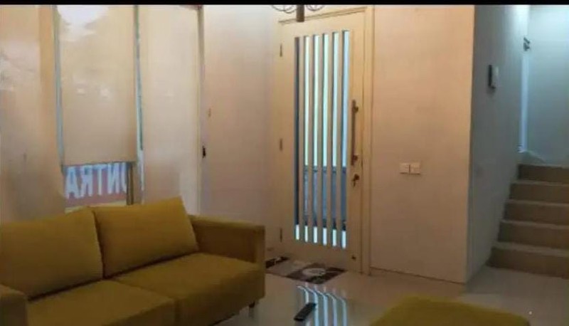 Dijual Rumah - Wisata Bukit Mas Palais du Louvre, Surabaya Barat