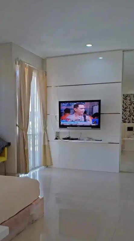 Dijual Rumah - Wisata Bukit Mas Palais du Louvre, Surabaya Barat