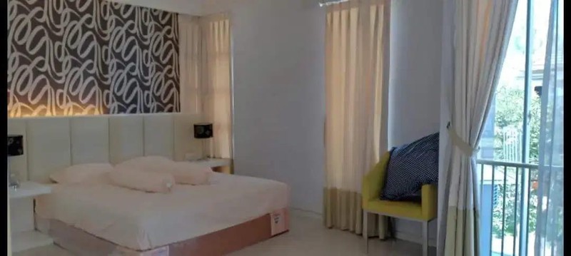 Dijual Rumah - Wisata Bukit Mas Palais du Louvre, Surabaya Barat