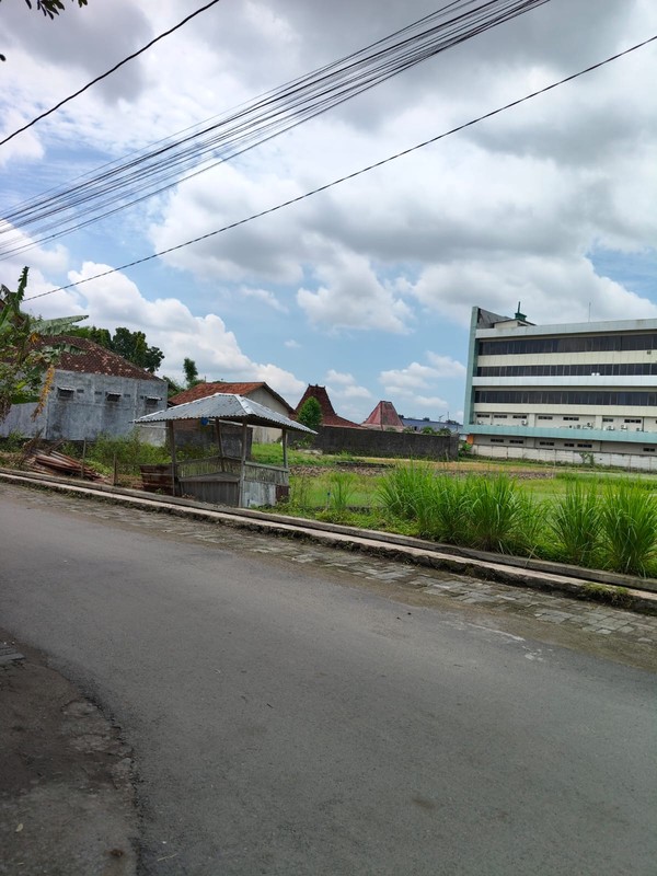 Dijual / Disewakan Tanah Strategis 979 Meter Persegi Dekat Wedang Kopi Prambanan di Maguwoharj, Depok, Sleman