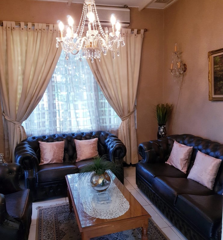 Rumah Luas & Terawat di Lingkungan Nyaman Strategis di Bintaro Jaksel