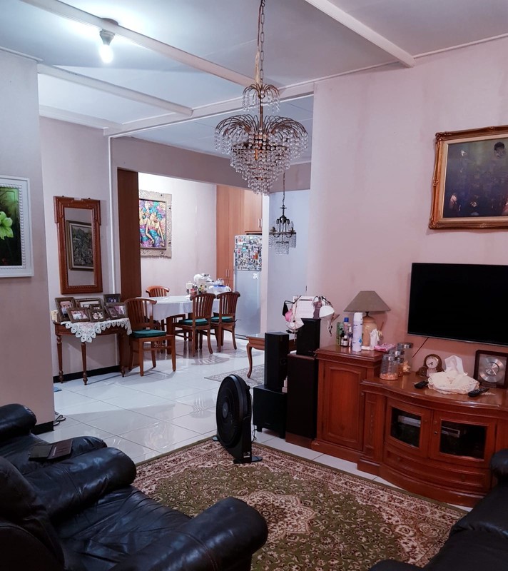 Rumah Luas & Terawat di Lingkungan Nyaman Strategis di Bintaro Jaksel