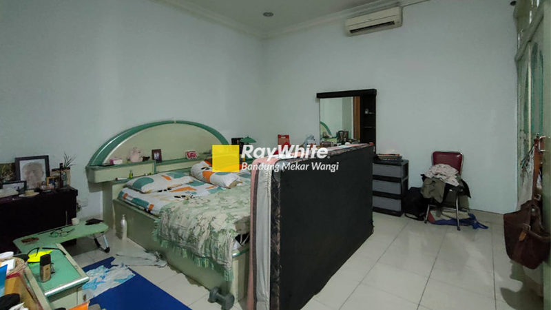 Gedung serba Guna + 2 Rumah Mainroad Moh Toha