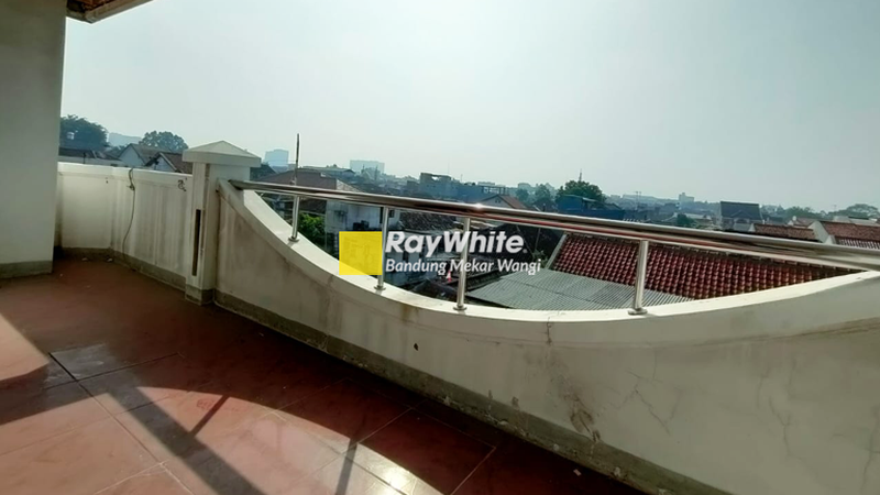 Gedung serba Guna + 2 Rumah Mainroad Moh Toha