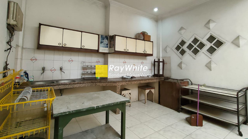 Gedung serba Guna + 2 Rumah Mainroad Moh Toha