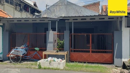 Dijual Rumah Strategis di Bratang Binangun Surabaya