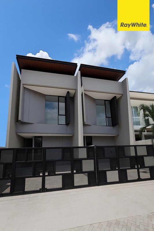Dijual Rumah Baru 2 lantai di Rungkut Mapan Tengah Surabaya