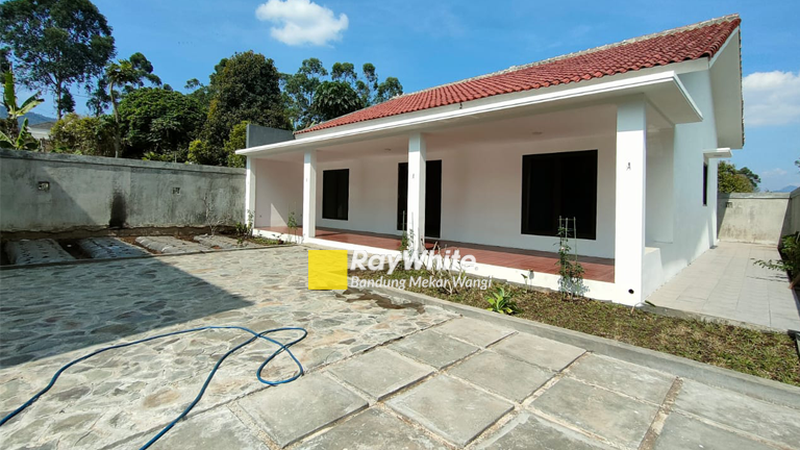 Rumah Baru Semi Villa Minimalis Lembang
