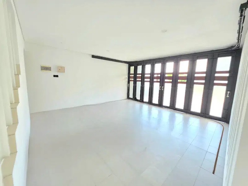 Dijual Rumah Siap Huni - Royal Residence, Surabaya Barat