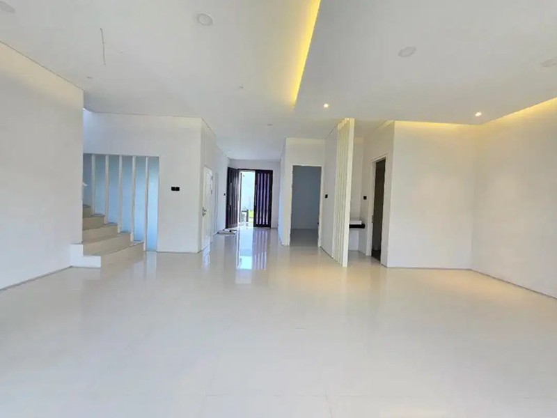 Dijual Rumah Siap Huni - Royal Residence, Surabaya Barat