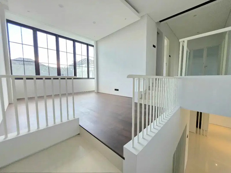 Dijual Rumah Siap Huni - Royal Residence, Surabaya Barat