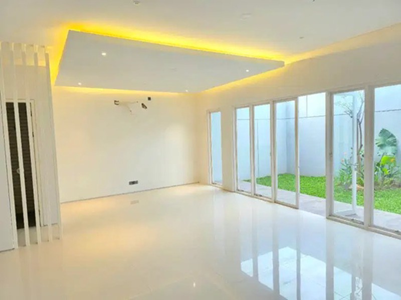 Dijual Rumah Siap Huni - Royal Residence, Surabaya Barat