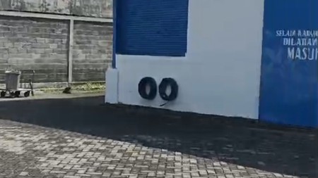 Dijual 6500 M2 Gudang Gempol - Pasuruan - Jawa Timur - Ada Bangunan Kantor 2 Lantai - Halaman Parkiran Luas 