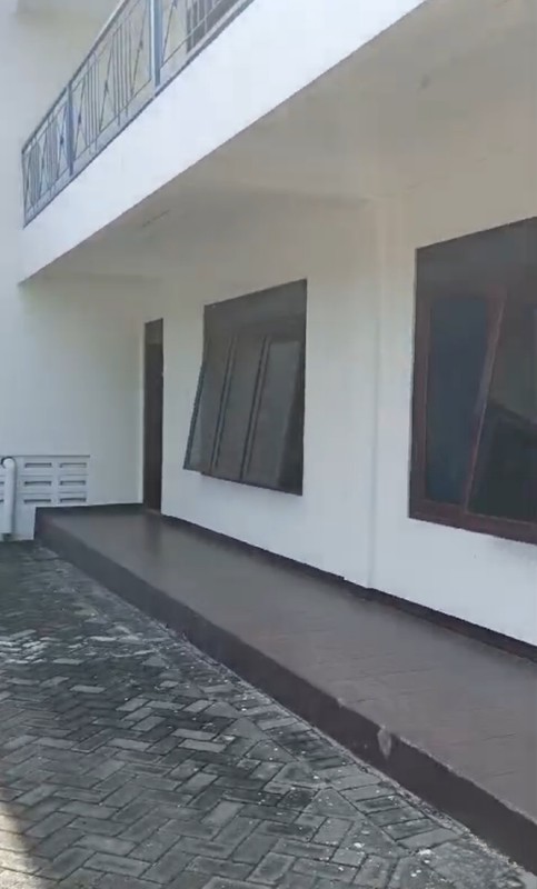 Dijual 6500 M2 Gudang Gempol - Pasuruan - Jawa Timur - Ada Bangunan Kantor 2 Lantai - Halaman Parkiran Luas 