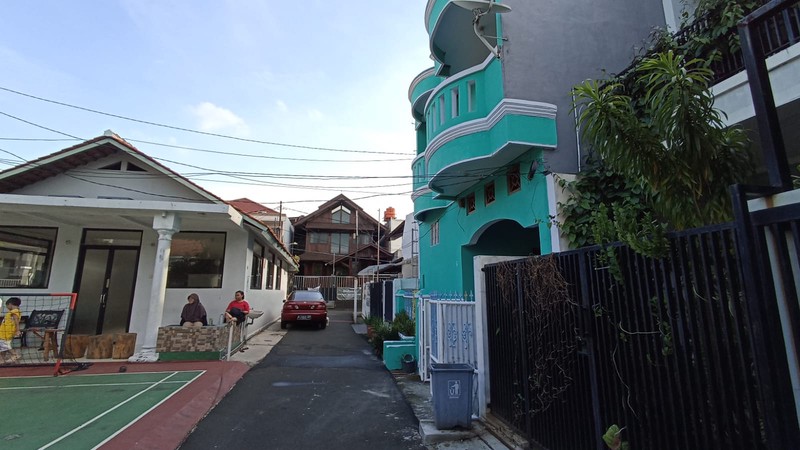 Rumah 2 Lantai 5 Kamar Tidur Disewakan di Tebet Jaksel