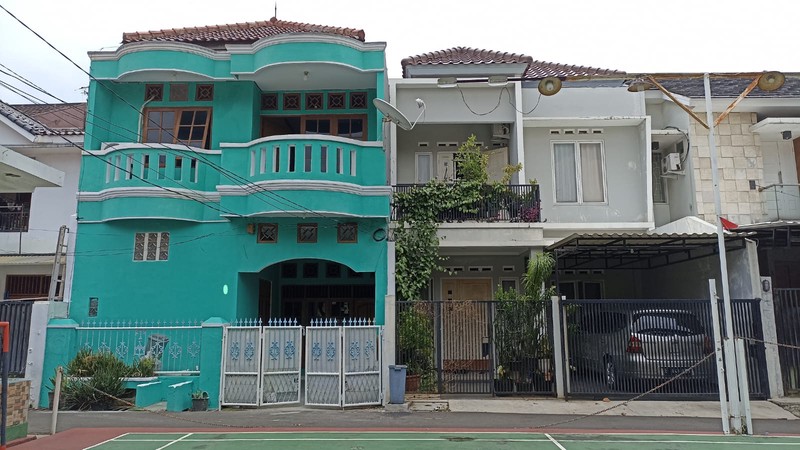 Rumah 2 Lantai 5 Kamar Tidur Disewakan di Tebet Jaksel