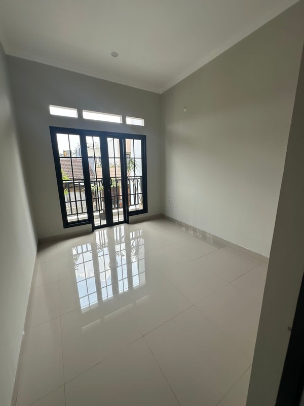 Rumah Dijual Akses Jalan 2 Mobil Lokasi di Cinere Depok