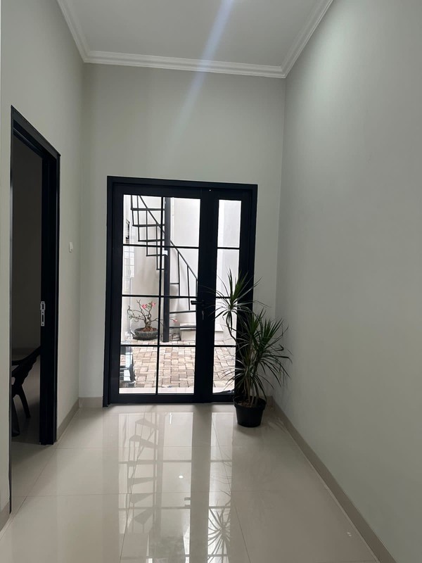 Rumah Dijual Akses Jalan 2 Mobil Lokasi di Cinere Depok