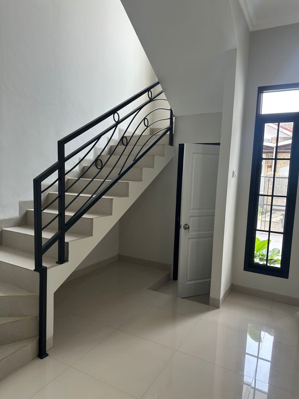 Rumah Dijual Akses Jalan 2 Mobil Lokasi di Cinere Depok