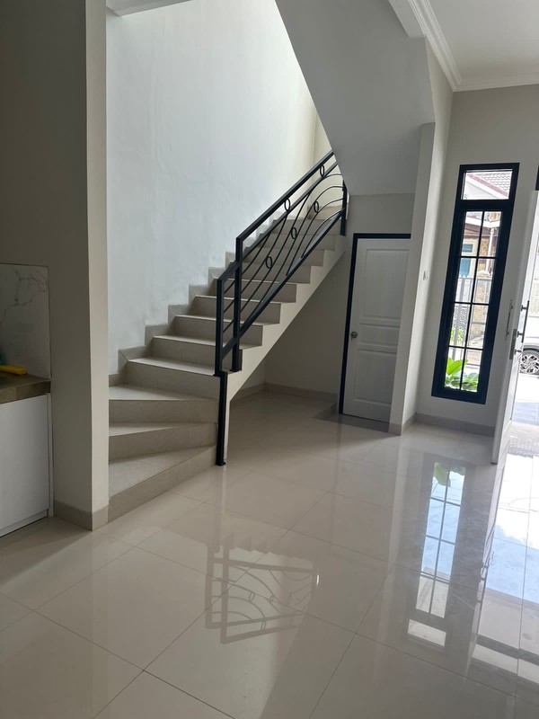 Rumah Dijual Akses Jalan 2 Mobil Lokasi di Cinere Depok