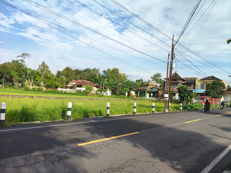 Dijual/Disewakan Tanah Strategis Hook 2 Muka Cocok untuk Investasi/Usaha di Kalasan, Sleman