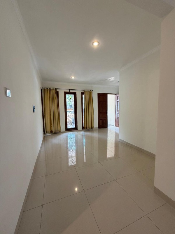 Rumah 2 Lantai Siap Huni dengan Hunian Nyaman dan Asri @Villa Bintaro Regency, Pondok Aren
