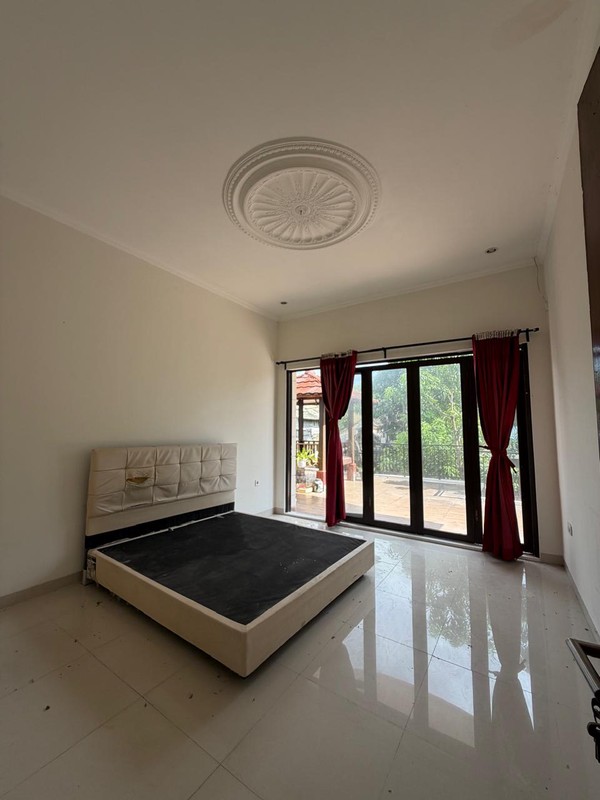 Rumah 2 Lantai Siap Huni dengan Hunian Nyaman dan Asri @Villa Bintaro Regency, Pondok Aren