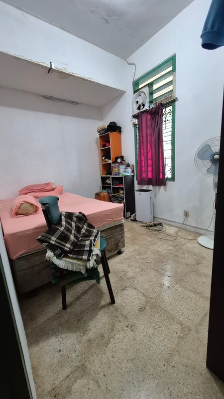 Lebak bulus Cirendeu rumah luas 150 dekat dengan mrt lebak bulus