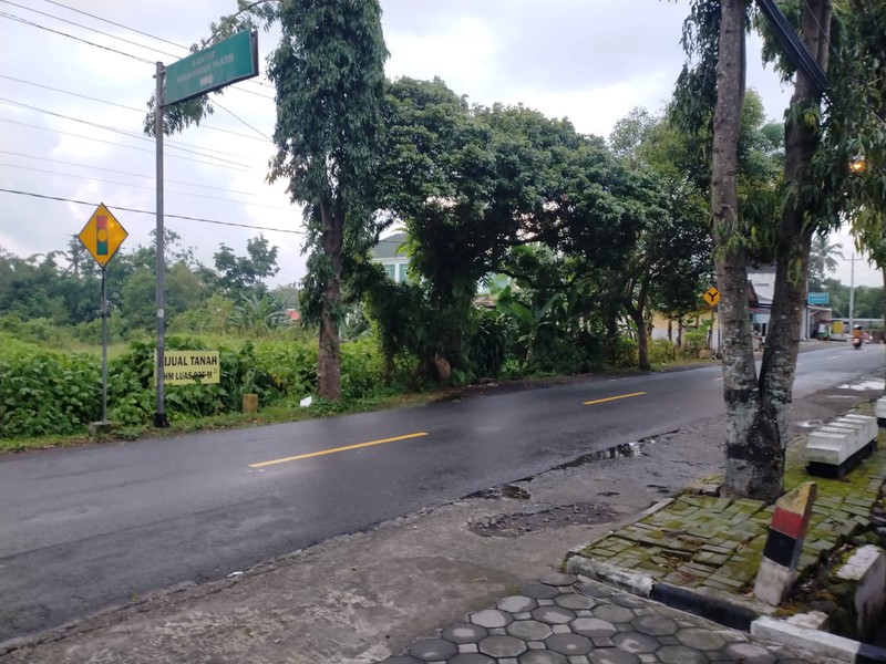 Dijual Tanah Strategis 1.879 Meter Persegi di Jalan Raya Cangkringan Dekat Kantor Kecamatan Pakem Sleman