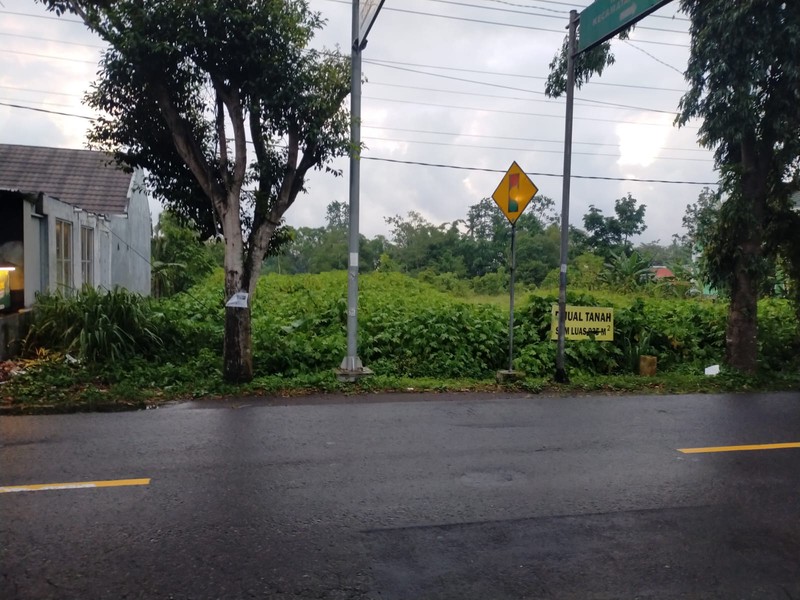 Dijual Tanah Strategis 1.879 Meter Persegi di Jalan Raya Cangkringan Dekat Kantor Kecamatan Pakem Sleman