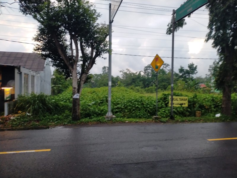 Dijual Tanah Strategis 1.879 Meter Persegi di Jalan Raya Cangkringan Dekat Kantor Kecamatan Pakem Sleman